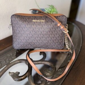 Michael Kors Monogram Jet Set Crossbody